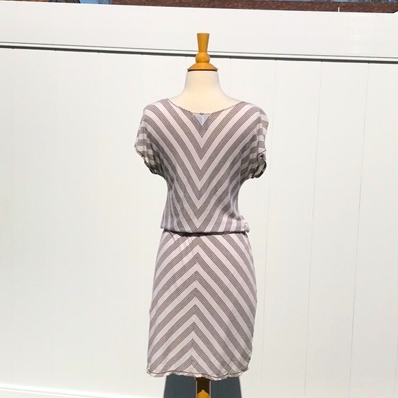 Max Edition V-Neck Cap Sleeve Striped Drawstring Elastic Waist Dress Size Medium - Picture 8 of 14